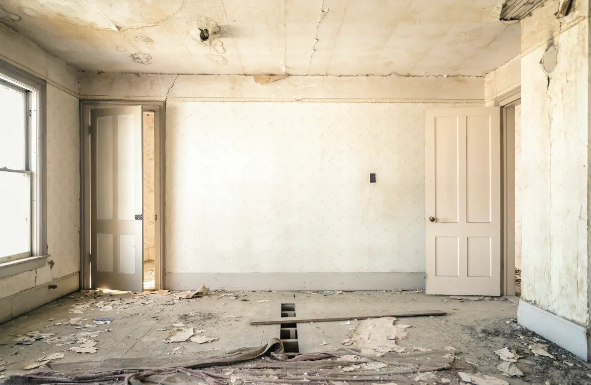 Waste disposal crew managing a cleanout project in Peshtigo